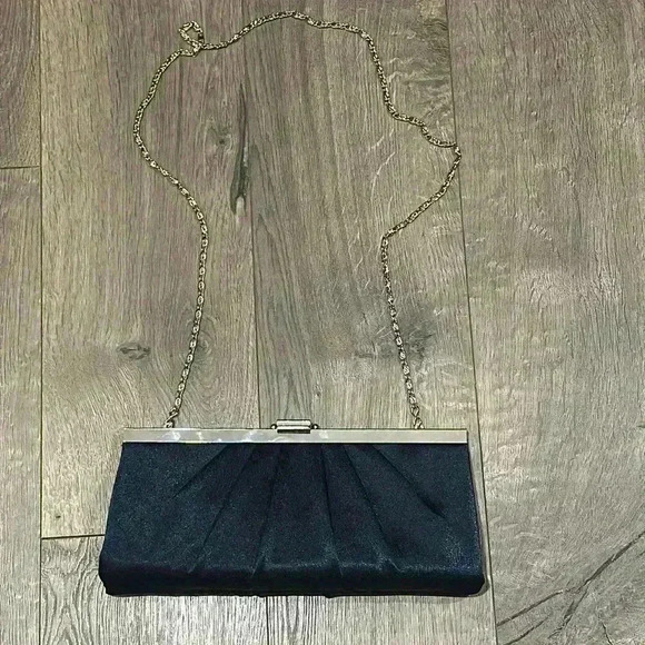 Elegant dark blue Evening Clutch with Chain Strap - Perfect for Special Occasion - Picture 1 of 4